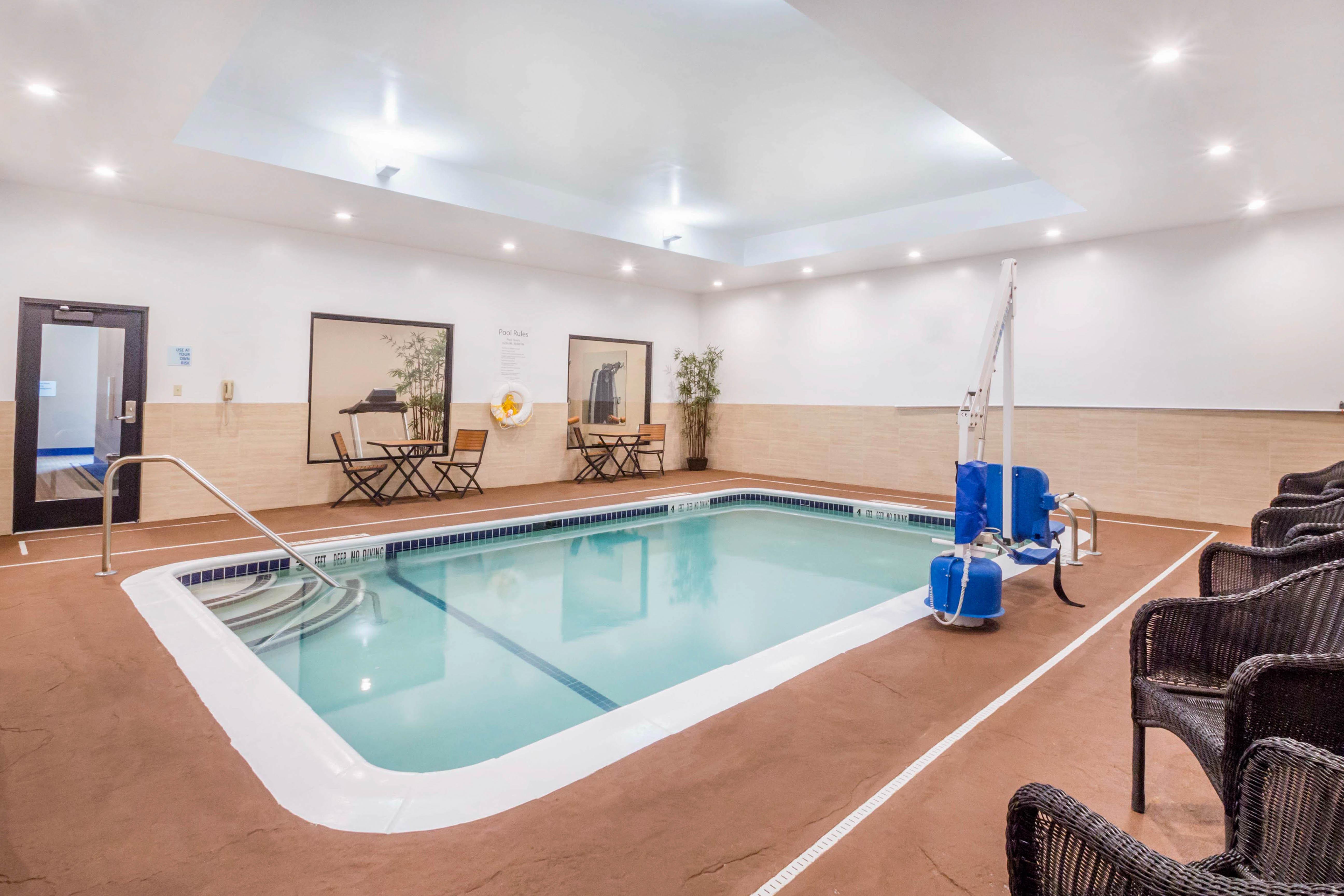 Express & - Airport - Wolf Road By Ihg 3* Albany
